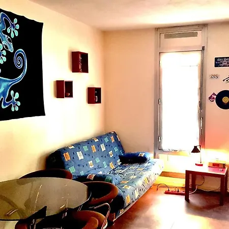Eiffel Tower At The Corner Apartment